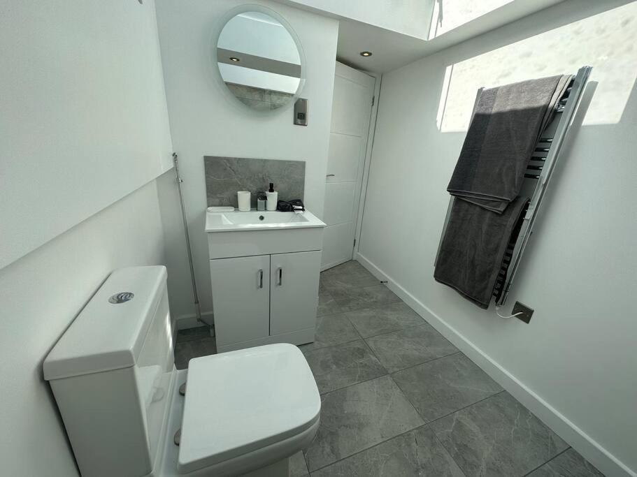 Lovely New Decor Studio - 4 The Southwell London Ngoại thất bức ảnh
