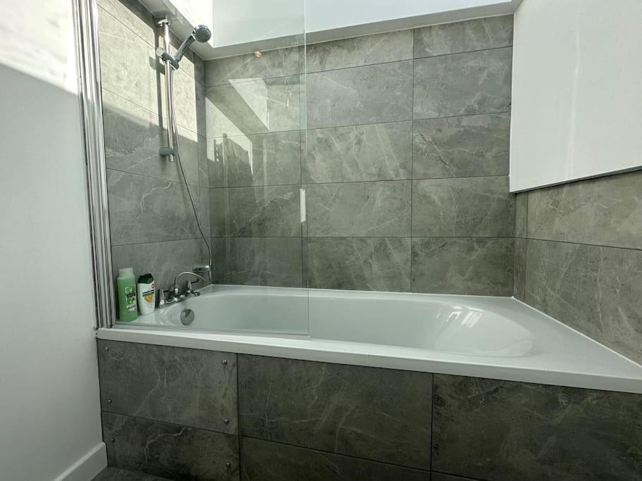 Lovely New Decor Studio - 4 The Southwell London Ngoại thất bức ảnh